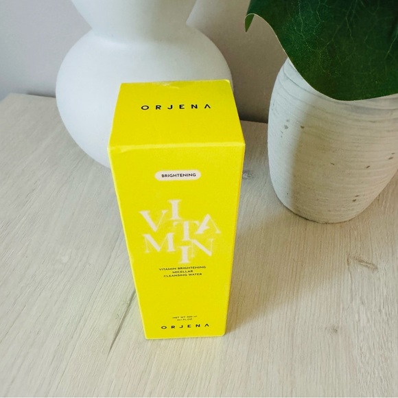 ORJENA Vitamin Brightening Micellar Cleansing Water 300ml/10.1 fl oz - Picture 9 of 16